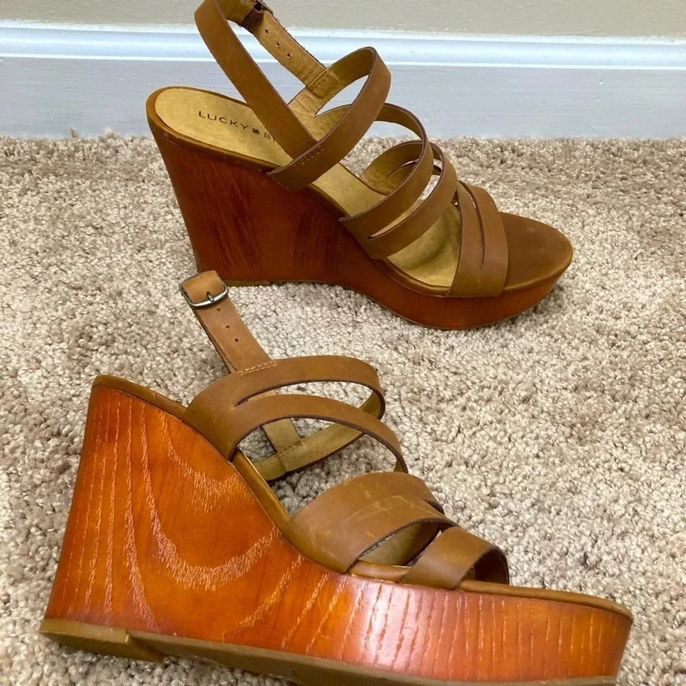 Lucky brand Latinaa strappy wedge sandals brown leather faux wood